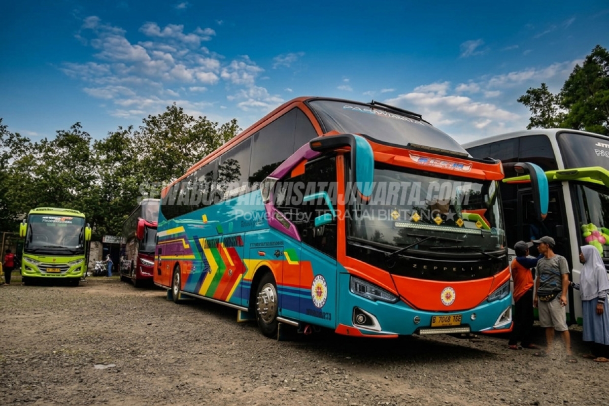 Menikmati Pesona Pantai Karangsari Carita Bersama Big Bus Mewah SBPJ Trans